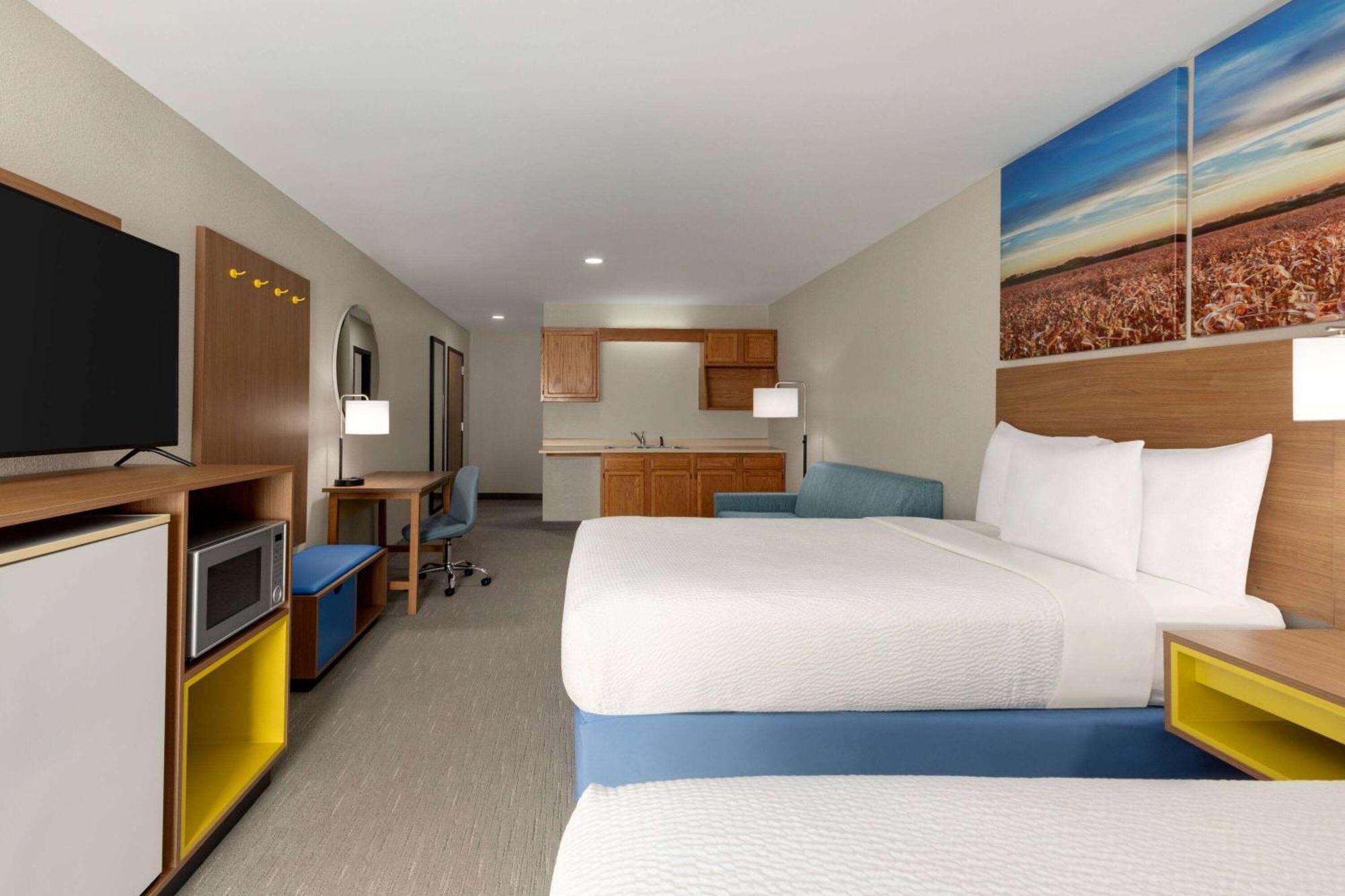Days Inn By Wyndham Hillsboro Esterno foto