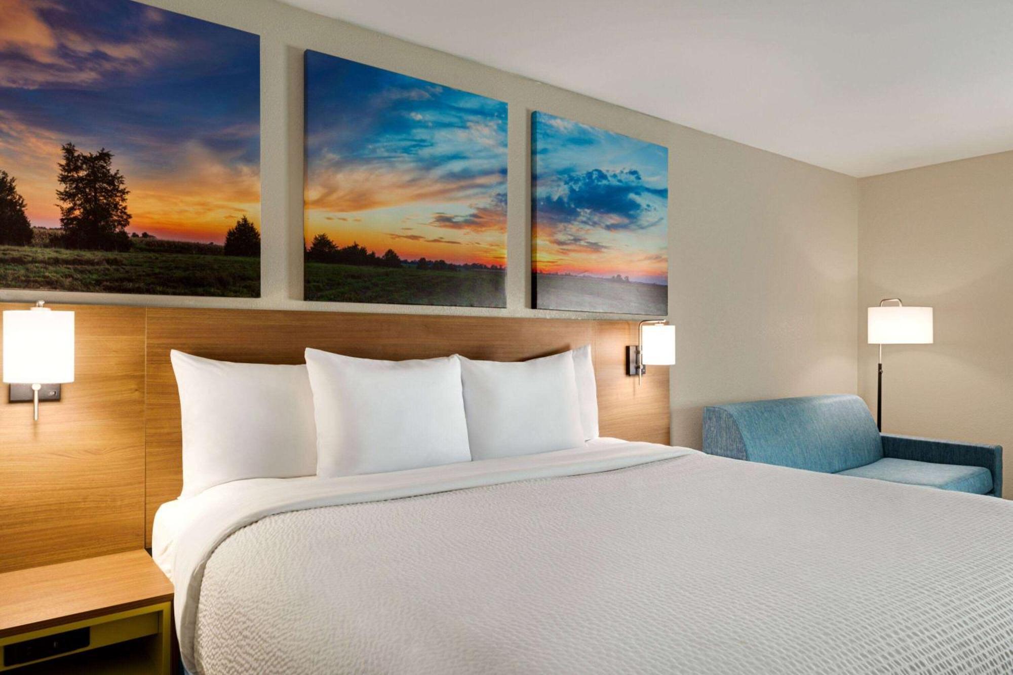 Days Inn By Wyndham Hillsboro Esterno foto