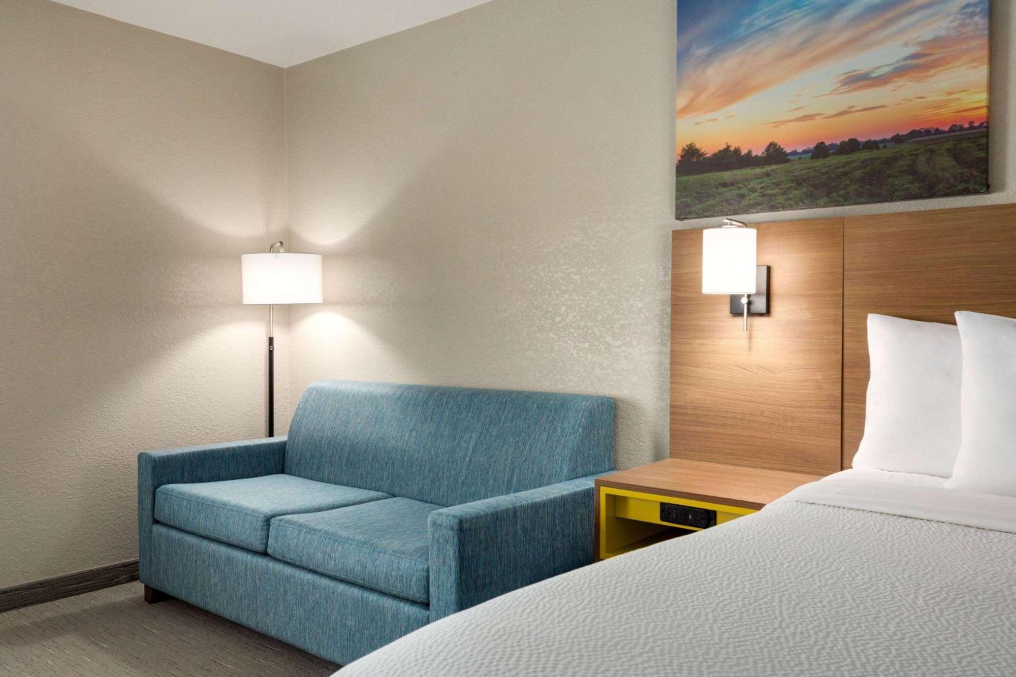 Days Inn By Wyndham Hillsboro Esterno foto