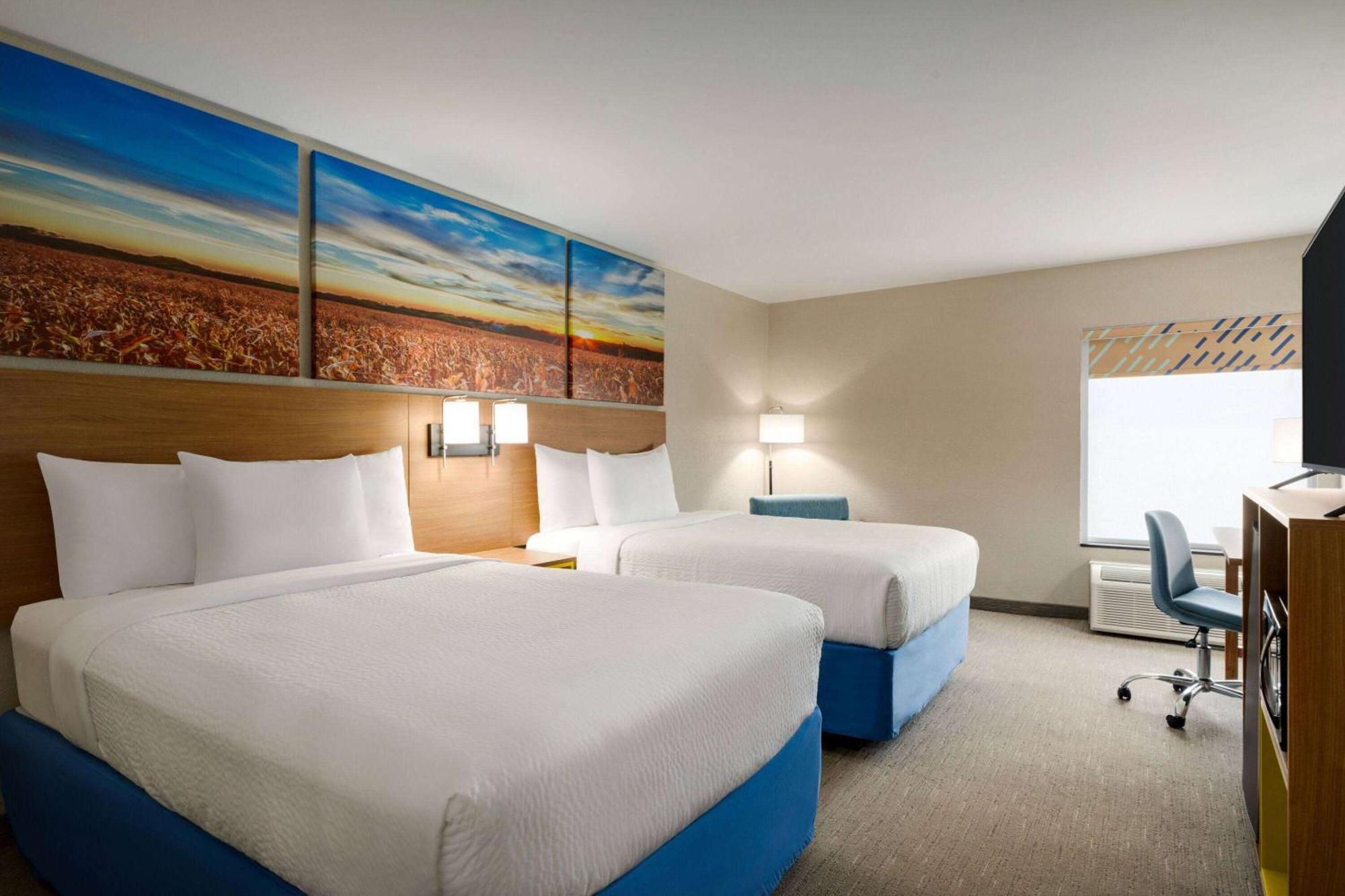 Days Inn By Wyndham Hillsboro Esterno foto