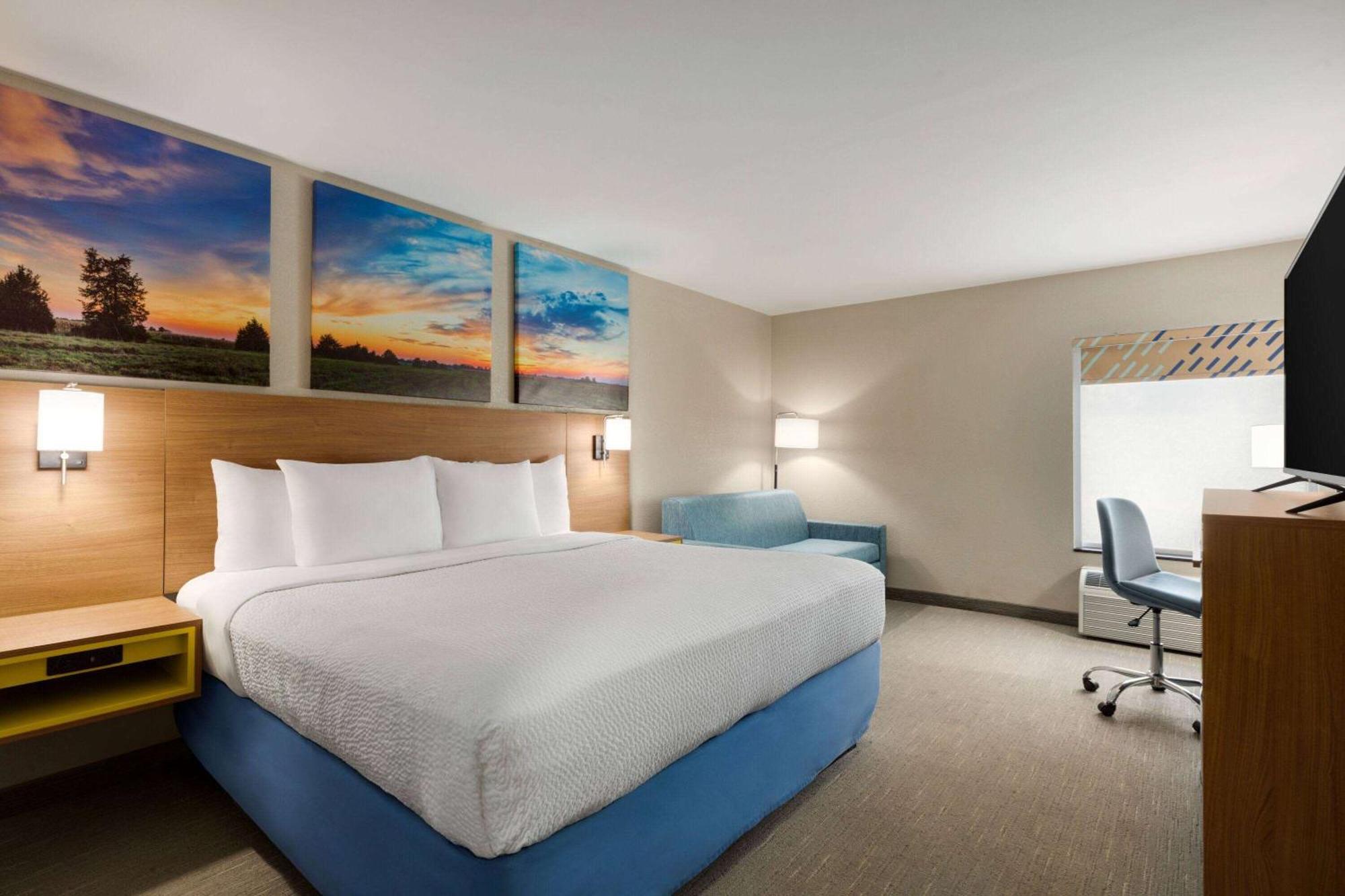 Days Inn By Wyndham Hillsboro Esterno foto