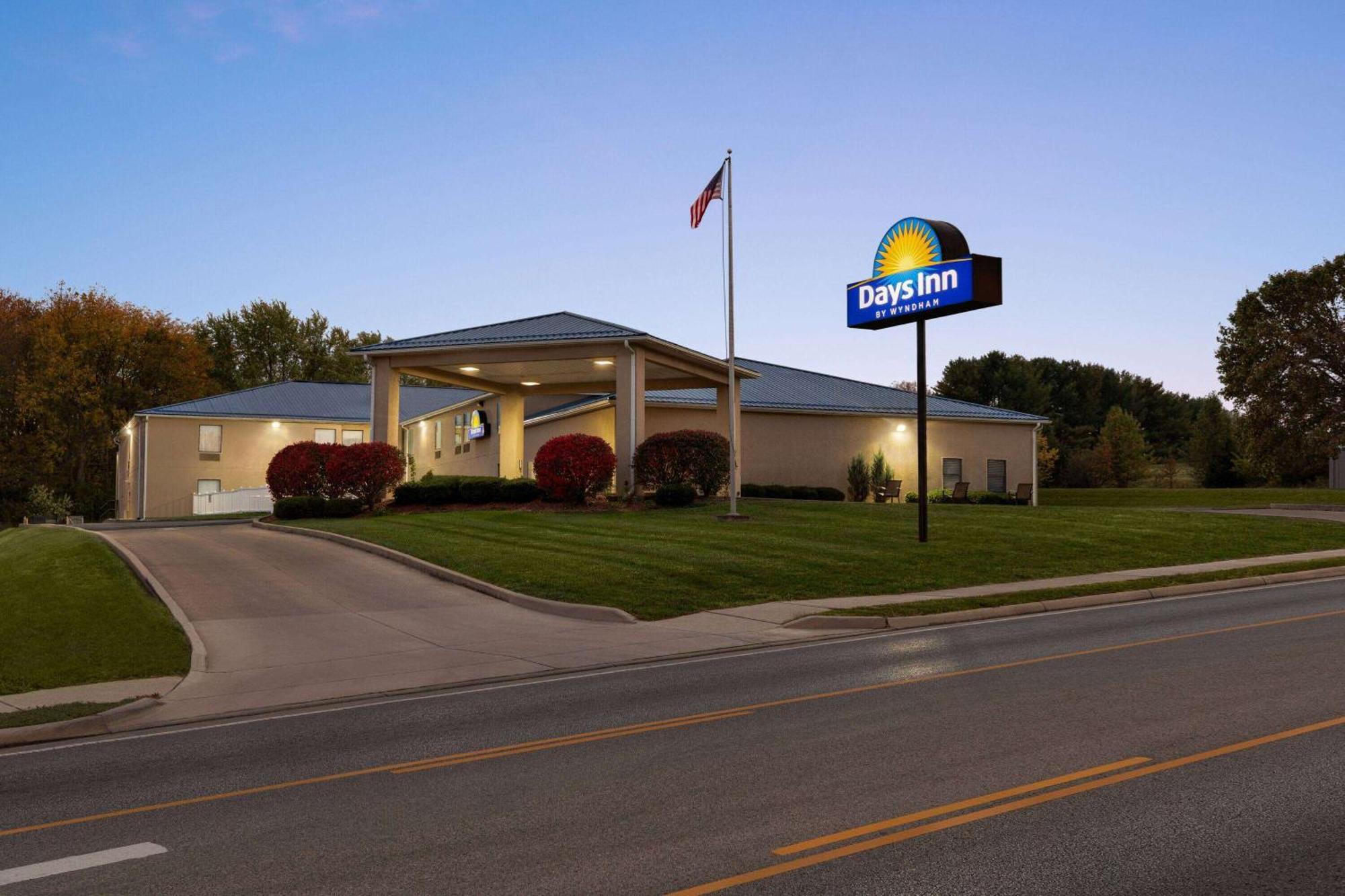 Days Inn By Wyndham Hillsboro Esterno foto